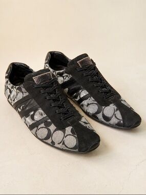 Coach Women’s Black and Cream Signature Logo Sneakers